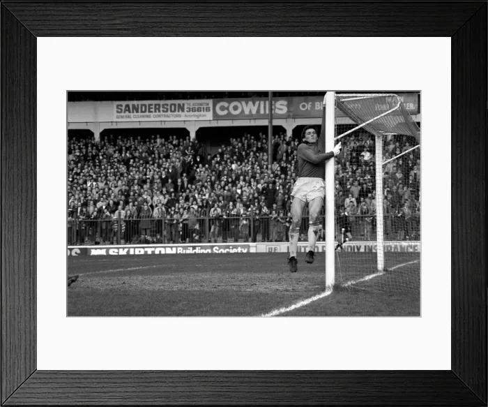 Framed Print : Blackburn Rovers 0 v. Notts. County 0. March 1981 MF02-07-030 Framed Print : Blackburn Rovers 0 v. Notts. County 0. March 1981 MF02-07-030