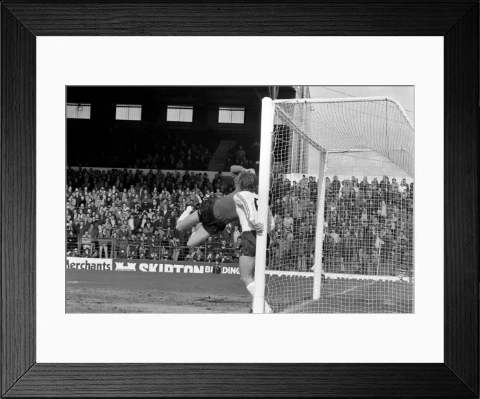 Framed Print : Bolton Wanderers 1 v. West Ham 1. Division Two Football. March 1981 MF02-08-018