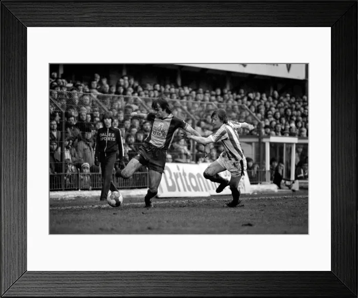 Framed Print : Stoke City 1 v. Southampton 2. Division One Football. March 1981 MF01-47-021 Framed Print : Stoke City 1 v. Southampton 2. Division One Football. March 1981 MF01-47-021