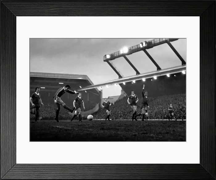 Framed Print : Liverpool 1 v. Everton 0. Division One Football. March 1981 MF02-04-016