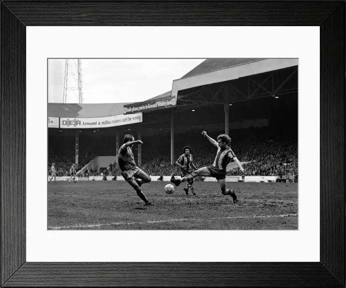 Framed Print : Manchester City v. West Bromwich Albion. March 1981 MF01-45-046 Framed Print : Manchester City v. West Bromwich Albion. March 1981 MF01-45-046