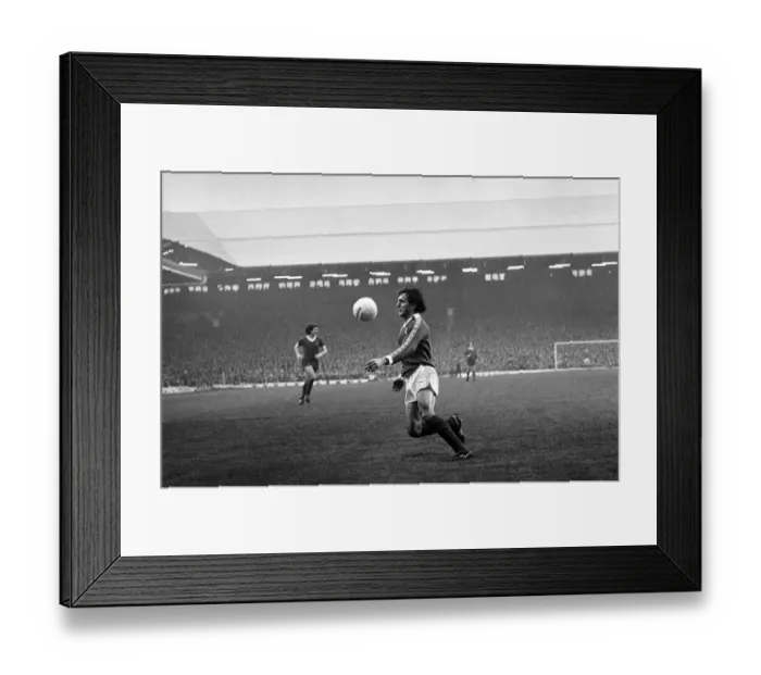 Framed Print : Liverpool 1 v. Everton 0. Division One Football. March 1981 MF02-04-018 Framed Print : Liverpool 1 v. Everton 0. Division One Football. March 1981 MF02-04-018