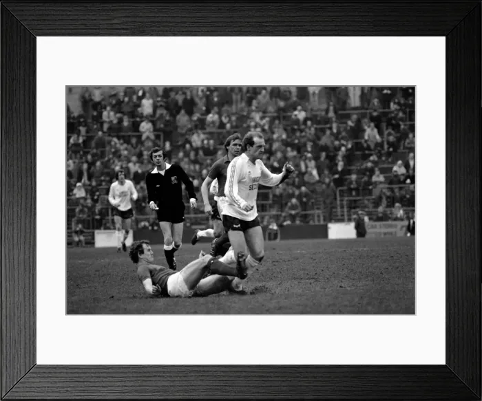 Framed Print : Bolton Wanderers 0 v. Shrewsbury Town 2. Division Two Football. March 1981 MF01-43-064 Framed Print : Bolton Wanderers 0 v. Shrewsbury Town 2. Division Two Football. March 1981 MF01-43-064