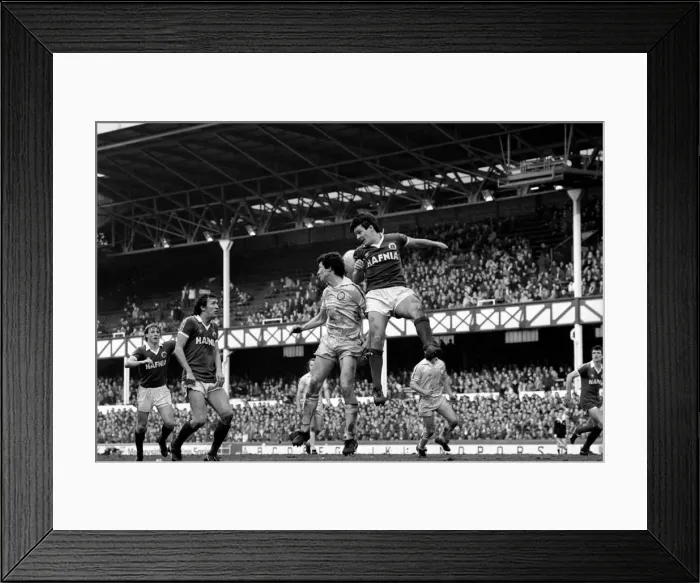 Framed Print : Everton 1 v. Leeds United 2. Division One Football. March 1981 MF01-44-056 Framed Print : Everton 1 v. Leeds United 2. Division One Football. March 1981 MF01-44-056