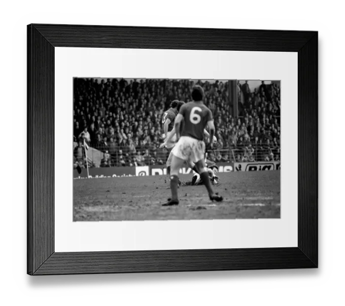 Framed Print : Bolton Wanderers 0 v. Shrewsbury Town 2. Division Two Football. March 1981 MF01-43-015
