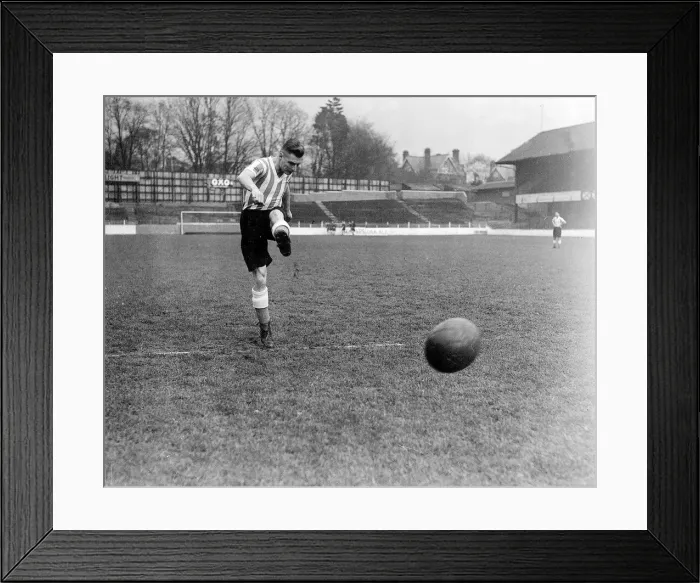 Framed Print : Bates Southampton Circa December 1946 - January 1947 Framed Print : Bates Southampton Circa December 1946 - January 1947