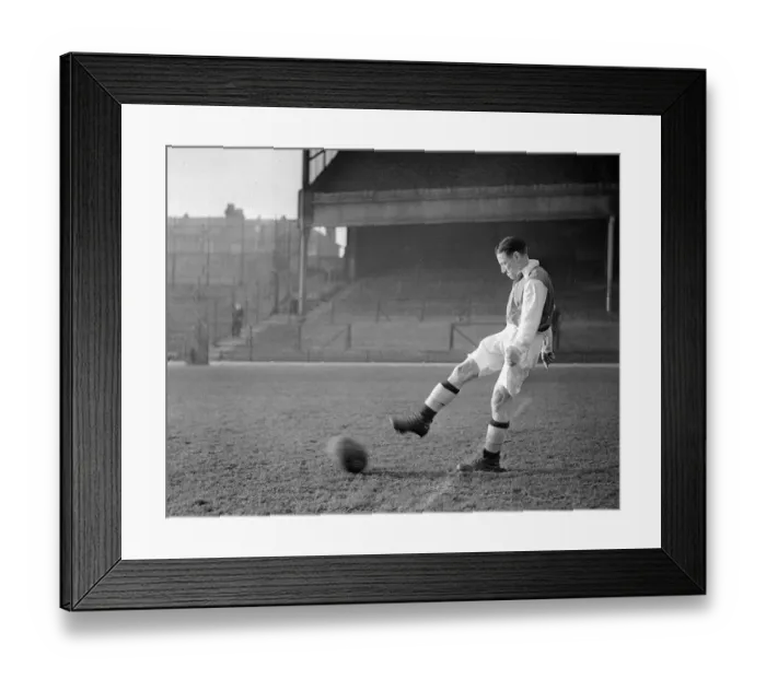 Framed Print : Logie, Arsenal FC Circa December 1946 - January 1947 Framed Print : Logie, Arsenal FC Circa December 1946 - January 1947
