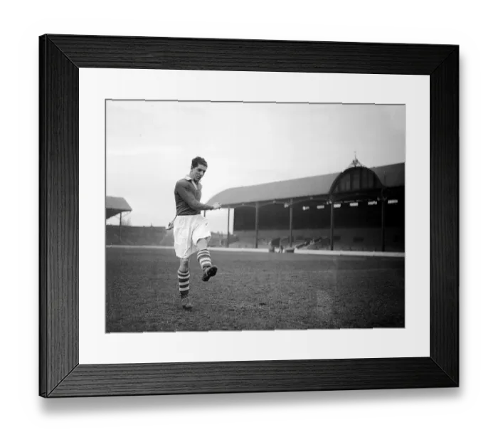 Framed Print : Micky Fenton Middlesbrough. Circa December 1946 - January 1947 Framed Print : Micky Fenton Middlesbrough. Circa December 1946 - January 1947