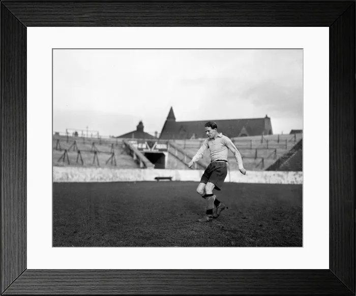 Framed Print : Walsh Manchester City Circa December 1946 - January 1947