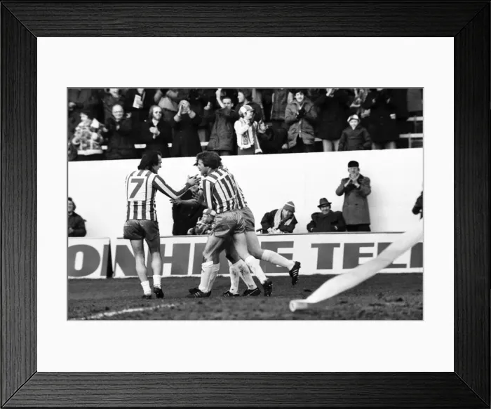 Framed Print : sheffield wednesday 2 v. Swansea 0. Division Two Football. Februay 1981 MF01-35-008 Framed Print : sheffield wednesday 2 v. Swansea 0. Division Two Football. Februay 1981 MF01-35-008