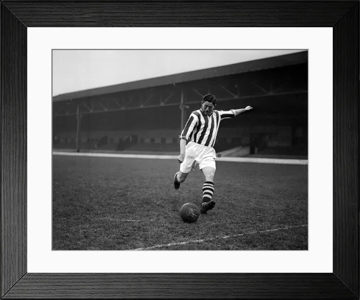 Framed Print : Vernon W. B. A Circa December 1946 - January 1947 Framed Print : Vernon W. B. A Circa December 1946 - January 1947