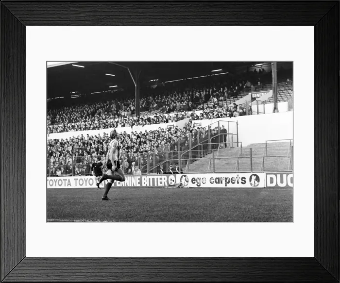 Framed Print : Leeds United 1 v. Stoke City 3. Division One Football. February 1981 MF01-29-135 Framed Print : Leeds United 1 v. Stoke City 3. Division One Football. February 1981 MF01-29-135