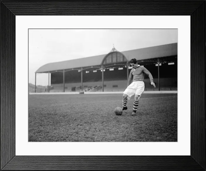 Framed Print : Micky Fenton Middlesbrough Circa December 1946 - January 1947 Framed Print : Micky Fenton Middlesbrough Circa December 1946 - January 1947