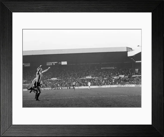 Framed Print : Leeds United 1 v. Stoke City 3. Division One Football. February 1981 MF01-29-137