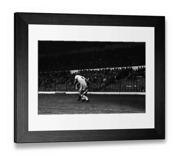 Framed Print : Leeds United 1 v. Stoke City 3. Division One Football. February 1981 MF01-29-107 Framed Print : Leeds United 1 v. Stoke City 3. Division One Football. February 1981 MF01-29-107