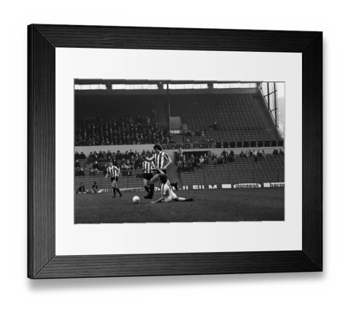 Framed Print : Leeds United 1 v. Stoke City 3. Division One Football. February 1981 MF01-29-096 Framed Print : Leeds United 1 v. Stoke City 3. Division One Football. February 1981 MF01-29-096