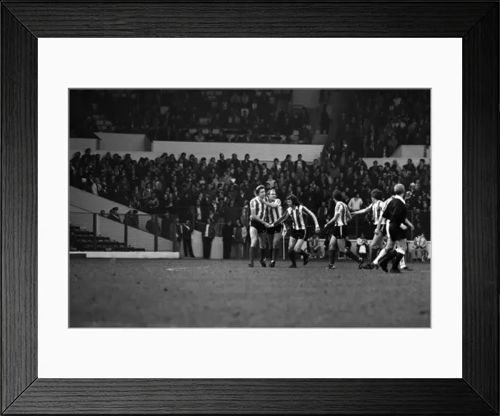 Framed Print : Leeds United 1 v. Stoke City 3. Division One Football. February 1981 MF01-29-047 Framed Print : Leeds United 1 v. Stoke City 3. Division One Football. February 1981 MF01-29-047