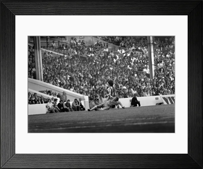 Framed Print : Manchester City v. West Bromwich Albion. August 1981 MF03-07-017 Framed Print : Manchester City v. West Bromwich Albion. August 1981 MF03-07-017
