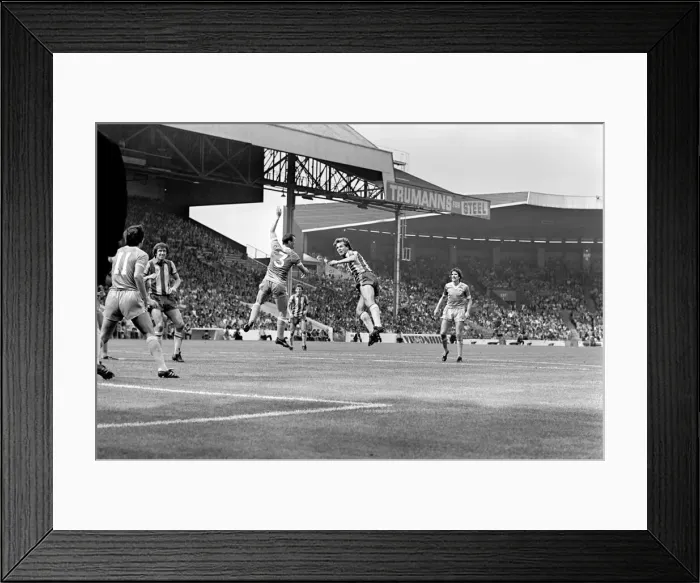 Framed Print : Manchester City v. West Bromwich Albion. August 1981 MF03-07-005 Framed Print : Manchester City v. West Bromwich Albion. August 1981 MF03-07-005