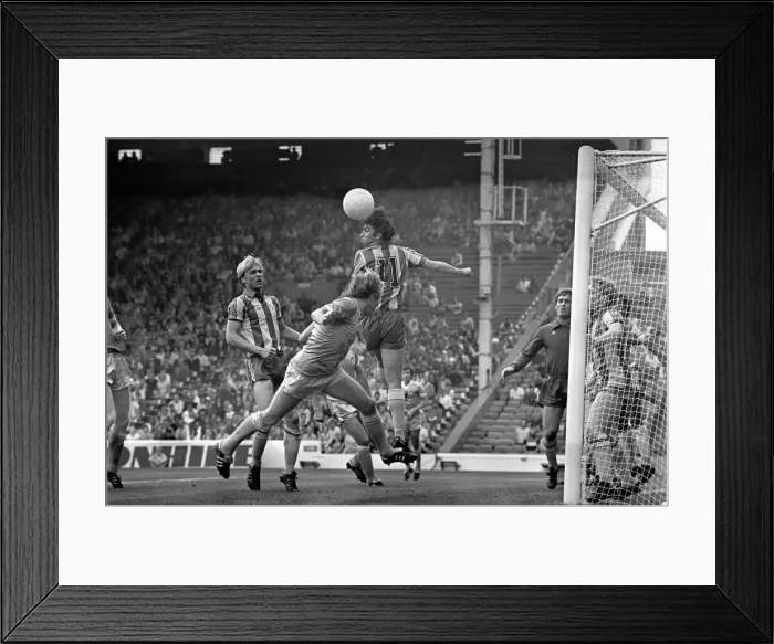 Framed Print : Manchester City v. West Bromwich Albion. August 1981 MF03-07-084 Framed Print : Manchester City v. West Bromwich Albion. August 1981 MF03-07-084