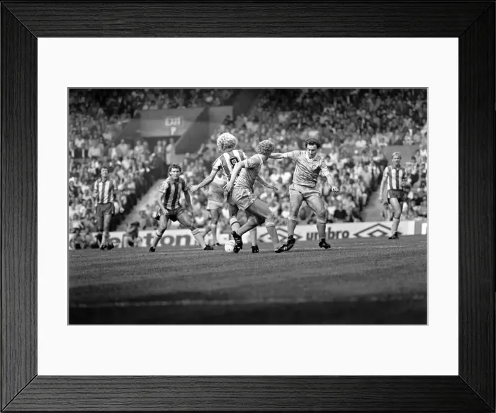 Framed Print : Manchester City v. West Bromwich Albion. August 1981 MF03-07-018 Framed Print : Manchester City v. West Bromwich Albion. August 1981 MF03-07-018