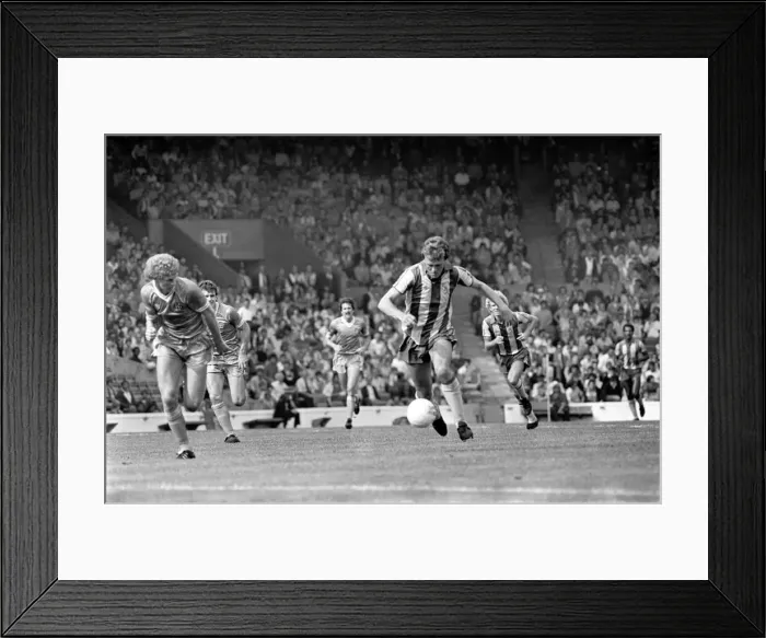 Framed Print : Manchester City v. West Bromwich Albion. August 1981 MF03-07-015