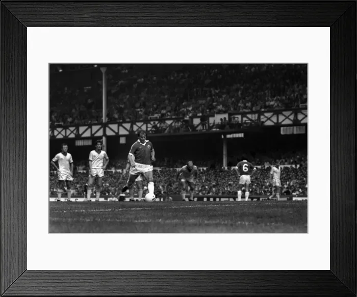 Framed Print : Everton 3 v. Birmingham City 1. August 1981 MF03-06-025 Framed Print : Everton 3 v. Birmingham City 1. August 1981 MF03-06-025