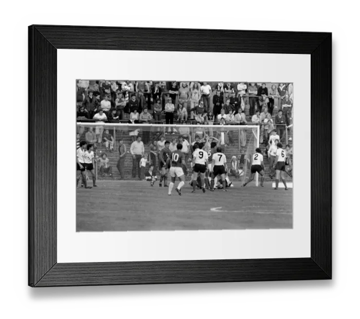 Framed Print : Barnsley 3 v. Bolton 0. September 1981 MF03-08-023 Framed Print : Barnsley 3 v. Bolton 0. September 1981 MF03-08-023