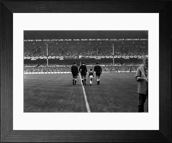 Framed Print : Everton 3 v. Birmingham City 1. August 1981 MF03-06-060 Framed Print : Everton 3 v. Birmingham City 1. August 1981 MF03-06-060