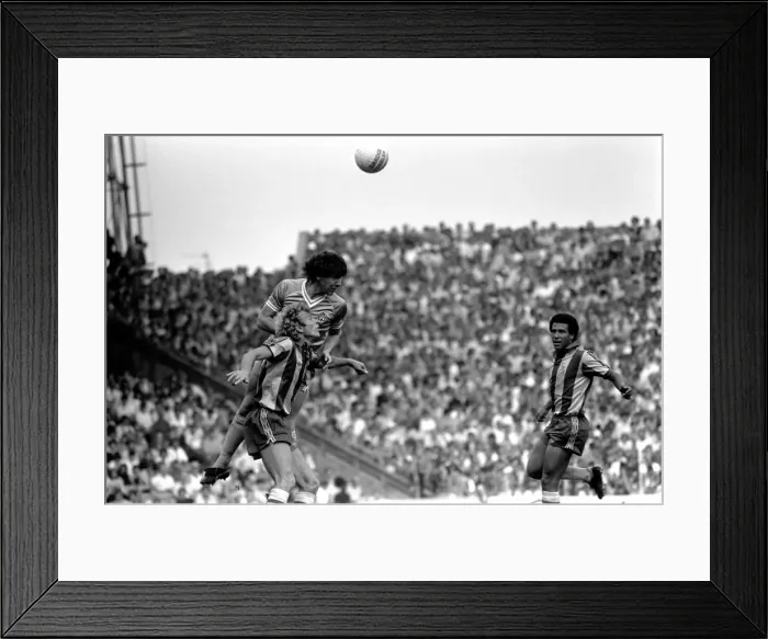 Framed Print : Manchester City v. West Bromwich Albion. August 1981 MF03-07-062 Framed Print : Manchester City v. West Bromwich Albion. August 1981 MF03-07-062