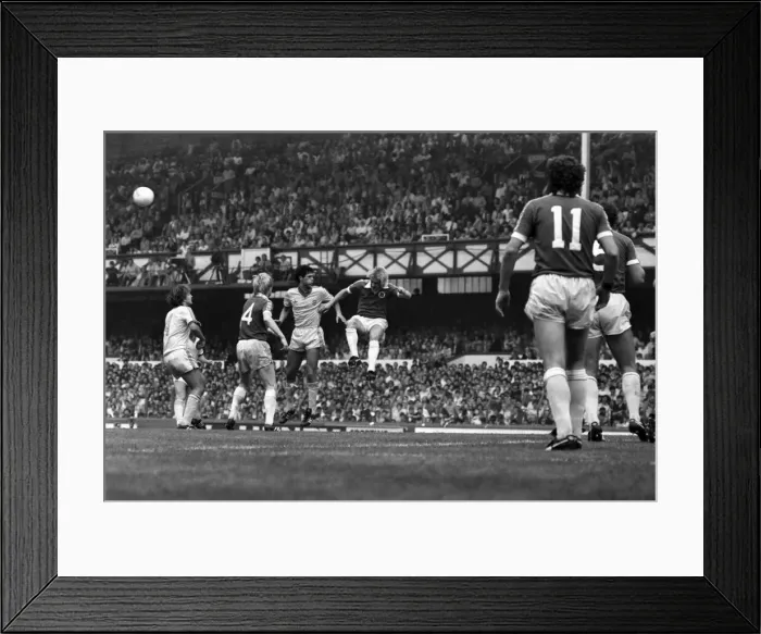 Framed Print : Everton 3 v. Birmingham City 1. August 1981 MF03-06-080 Framed Print : Everton 3 v. Birmingham City 1. August 1981 MF03-06-080