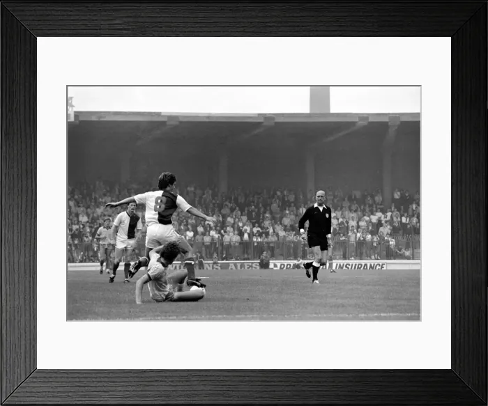 Framed Print : Blackburn Rovers 0 v. Sheffield Wednesday 1. Division Two Football Framed Print : Blackburn Rovers 0 v. Sheffield Wednesday 1. Division Two Football