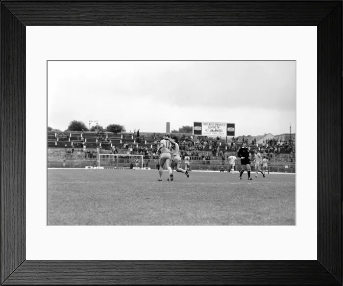Framed Print : Old Ham v. Everton. August 1981 MF03-03-030 Local Caption Pre-Season Friendly Framed Print : Old Ham v. Everton. August 1981 MF03-03-030 Local Caption Pre-Season Friendly