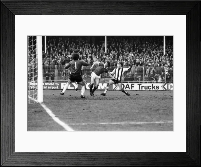 Framed Print : English League Division One match. Notts County 1 v Manchester United 3 Framed Print : English League Division One match. Notts County 1 v Manchester United 3