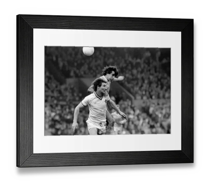 Framed Print : English League Division One match at Maine Road. Manchester City 1 v Everton 1