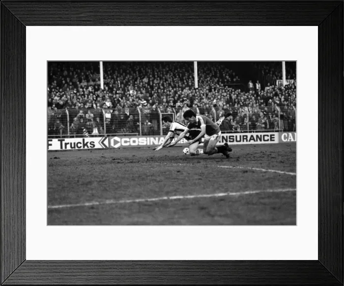 Framed Print : English League Division One match. Notts County 1 v Manchester United 3 Framed Print : English League Division One match. Notts County 1 v Manchester United 3