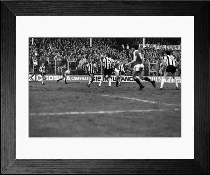 Framed Print : English League Division One match. Notts County 1 v Manchester United 3 Framed Print : English League Division One match. Notts County 1 v Manchester United 3