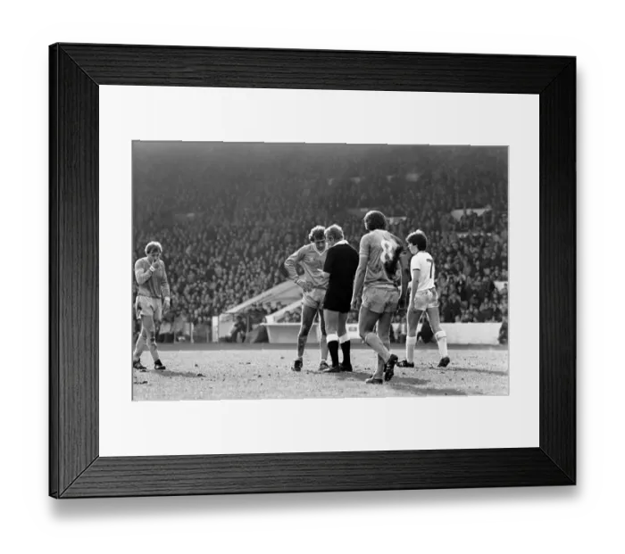 Framed Print : English League Division One match at Maine Road. Manchester City 1 v Everton 1
