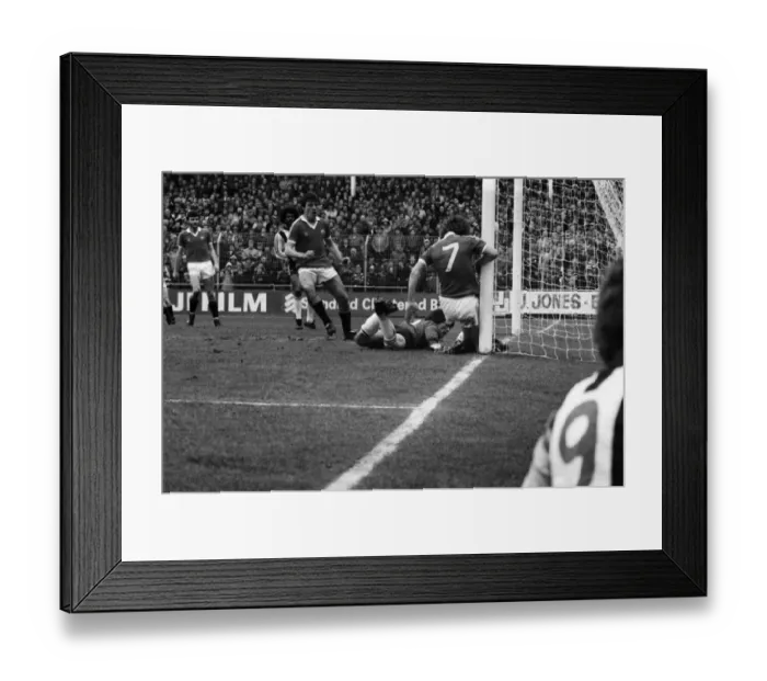 Framed Print : English League Division One match. Notts County 1 v Manchester United 3