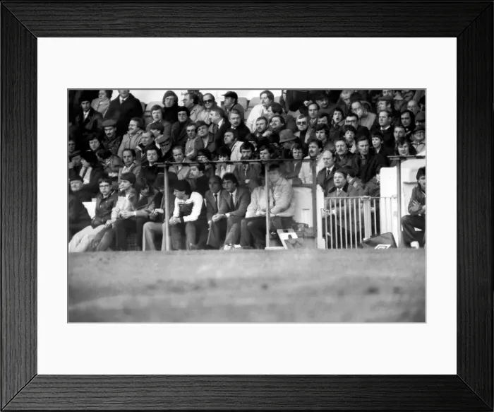 Framed Print : English League Division One match at Maine Road. Manchester City 1 v Everton 1