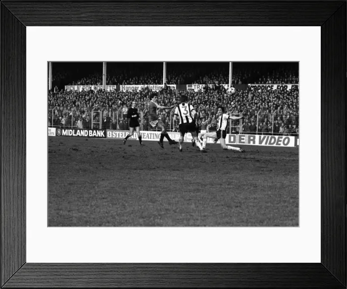 Framed Print : English League Division One match. Notts County 1 v Manchester United 3