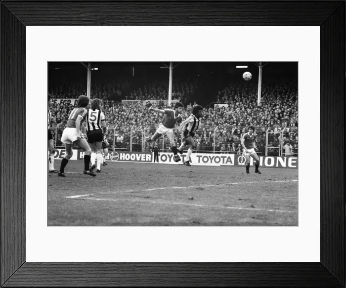 Framed Print : English League Division One match. Notts County 1 v Manchester United 3 Framed Print : English League Division One match. Notts County 1 v Manchester United 3