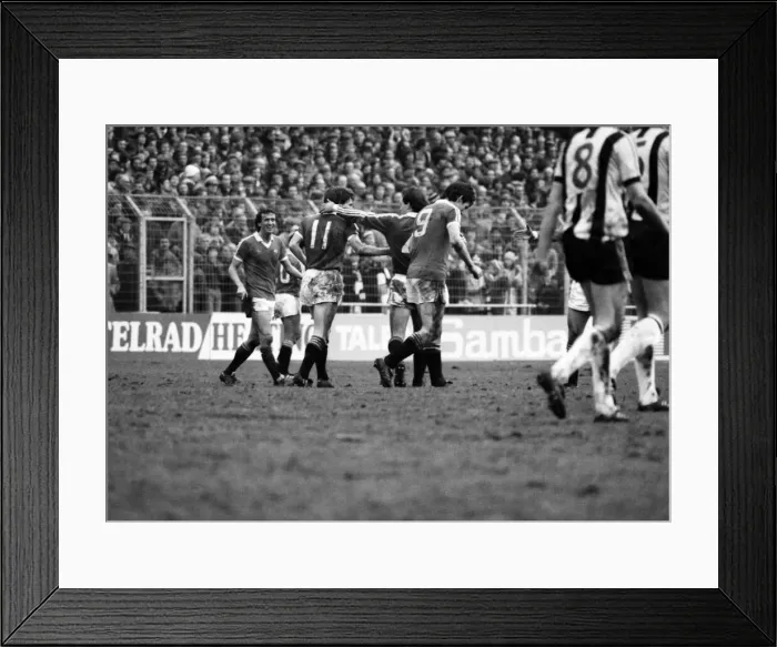 Framed Print : English League Division One match. Notts County 1 v Manchester United 3 Framed Print : English League Division One match. Notts County 1 v Manchester United 3