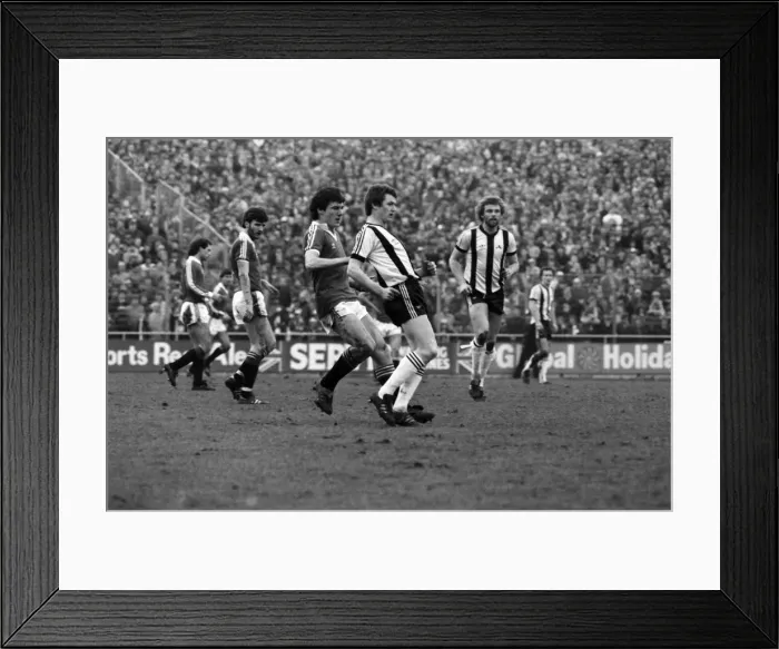 Framed Print : English League Division One match. Notts County 1 v Manchester United 3 Framed Print : English League Division One match. Notts County 1 v Manchester United 3