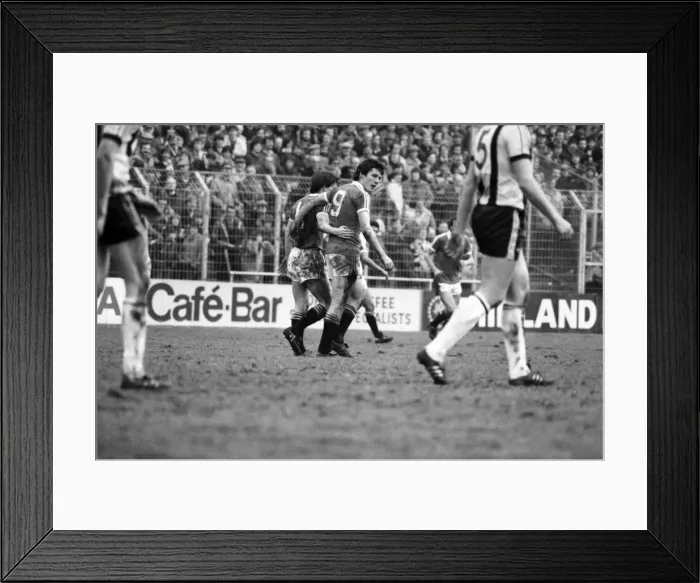 Framed Print : English League Division One match. Notts County 1 v Manchester United 3 Framed Print : English League Division One match. Notts County 1 v Manchester United 3