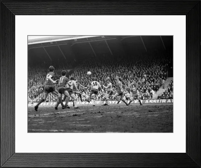 Framed Print : English League Division One match at Anfield. Liverpool 1 v Sunderland 0 Framed Print : English League Division One match at Anfield. Liverpool 1 v Sunderland 0