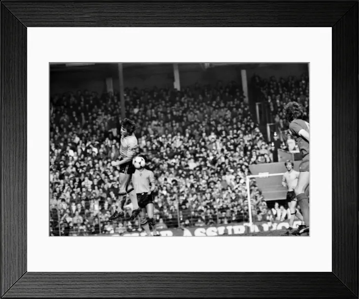 Framed Print : English League Division One match at Anfield. Liverpool 1 v Sunderland 0 Framed Print : English League Division One match at Anfield. Liverpool 1 v Sunderland 0