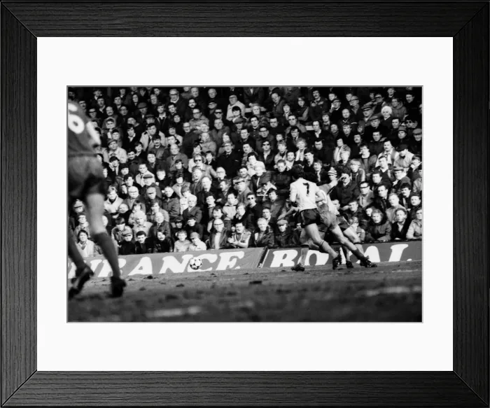 Framed Print : English League Division One match at Anfield. Liverpool 1 v Sunderland 0 Framed Print : English League Division One match at Anfield. Liverpool 1 v Sunderland 0