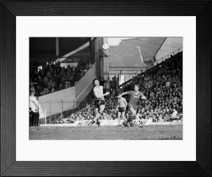 Framed Print : English League Division One match at Anfield. Liverpool 1 v Sunderland 0 Framed Print : English League Division One match at Anfield. Liverpool 1 v Sunderland 0