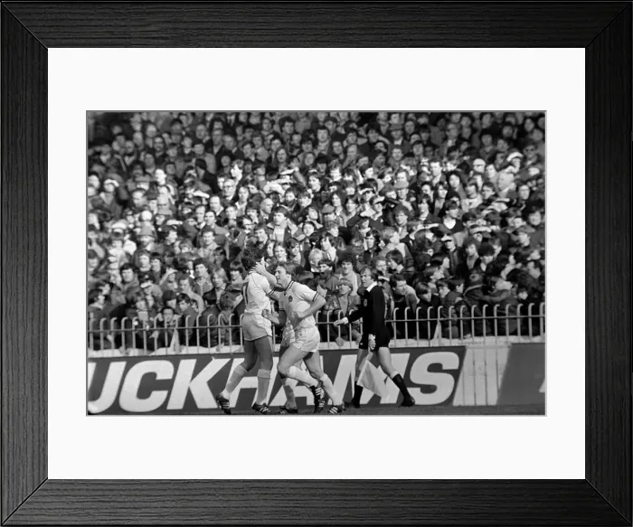Framed Print : English League Division One match at Maine Road. Manchester City 1 v Everton 1 Framed Print : English League Division One match at Maine Road. Manchester City 1 v Everton 1